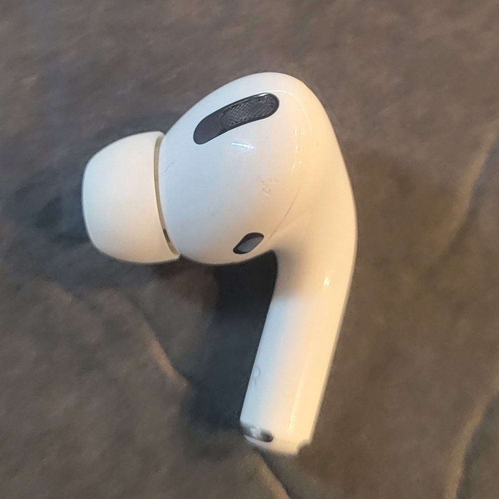 Apple Wireless White Earbud
